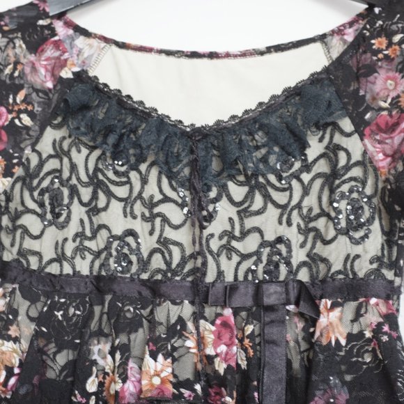 COPY - Flaunt Your Feminine Style w Sweetheart Neck Floral Lace Top in Size S w… - Picture 6 of 9